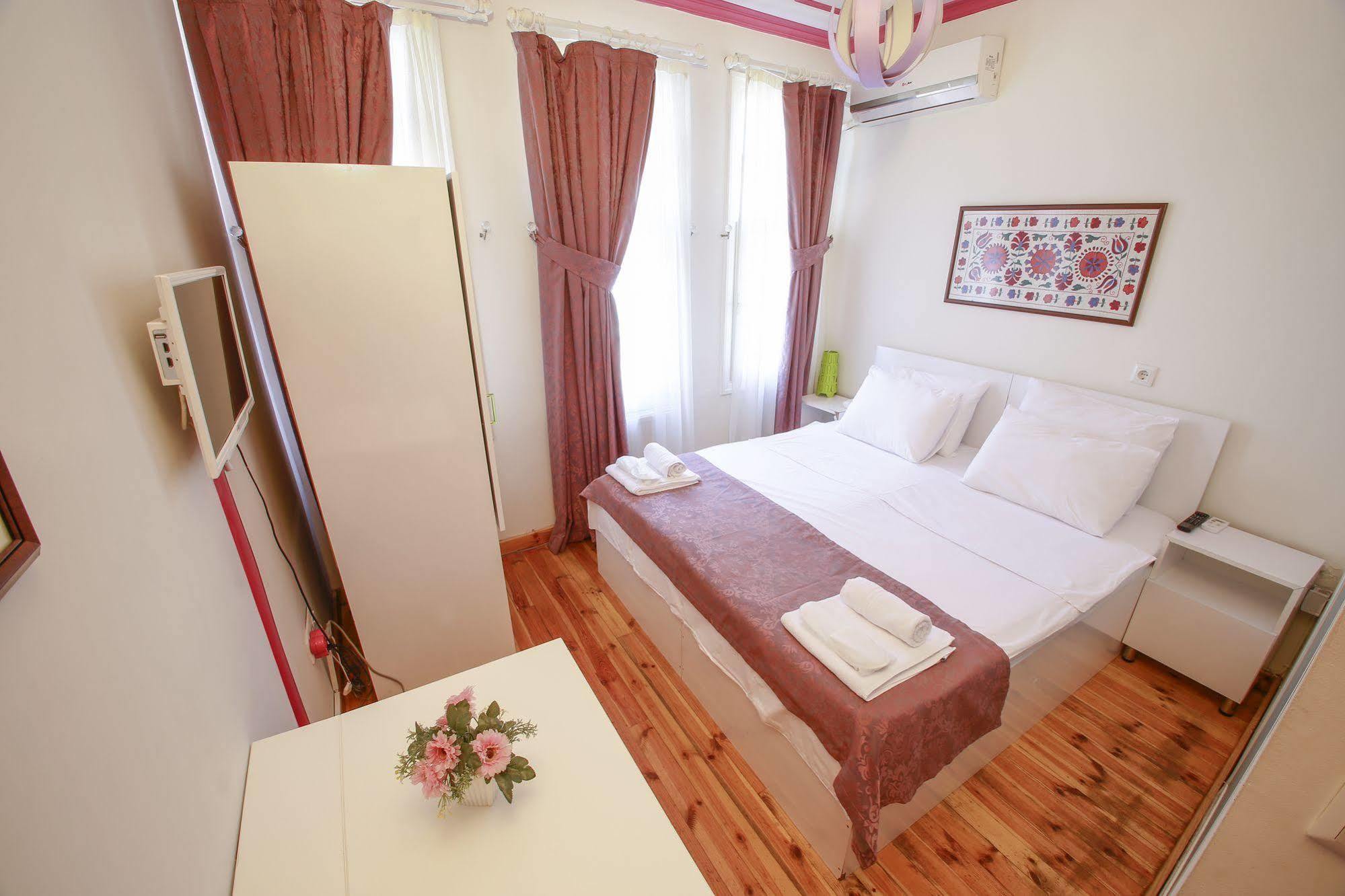 Lale Inn Ortakoey Istambul Exterior foto