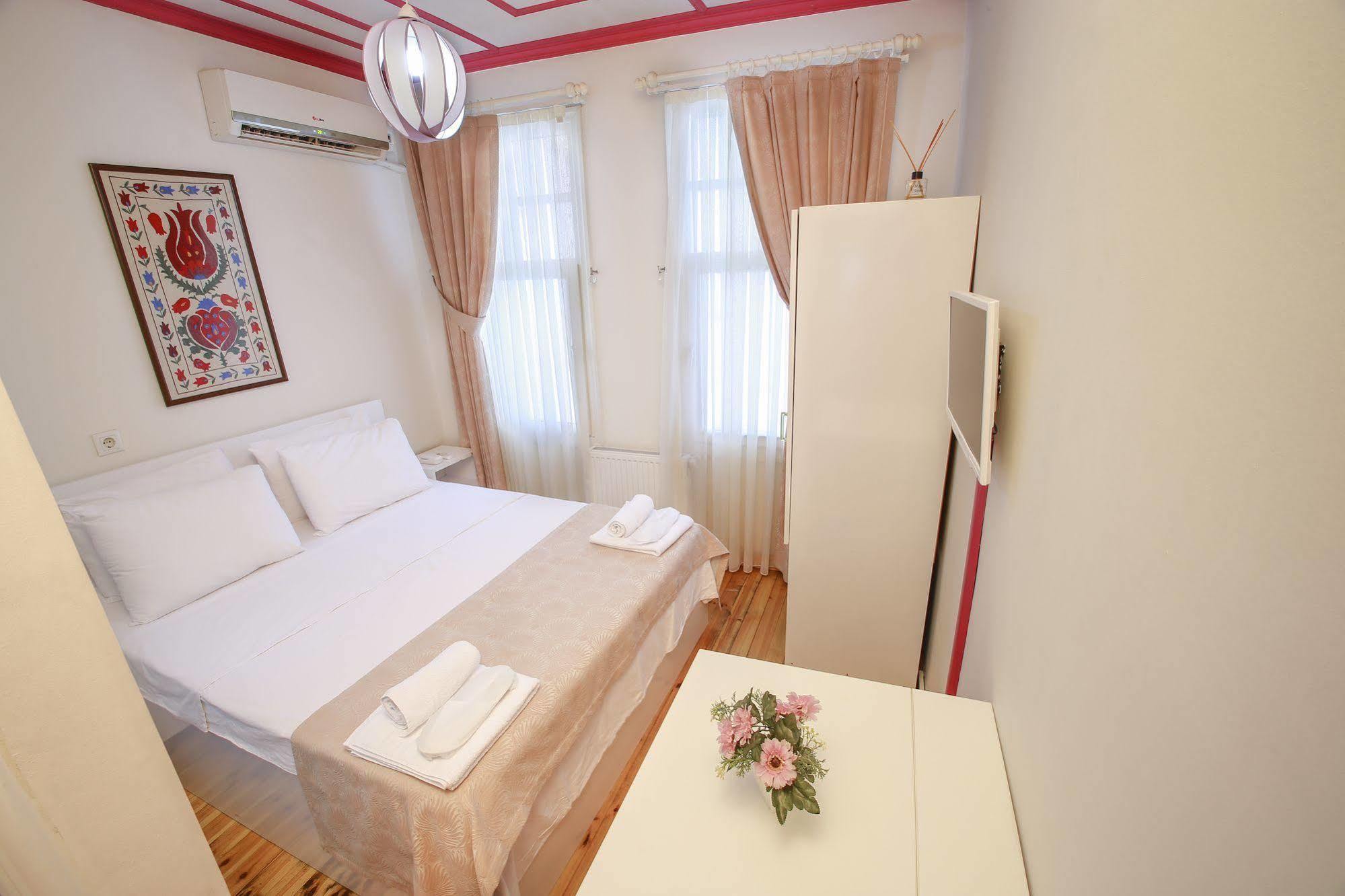 Lale Inn Ortakoey Istambul Exterior foto